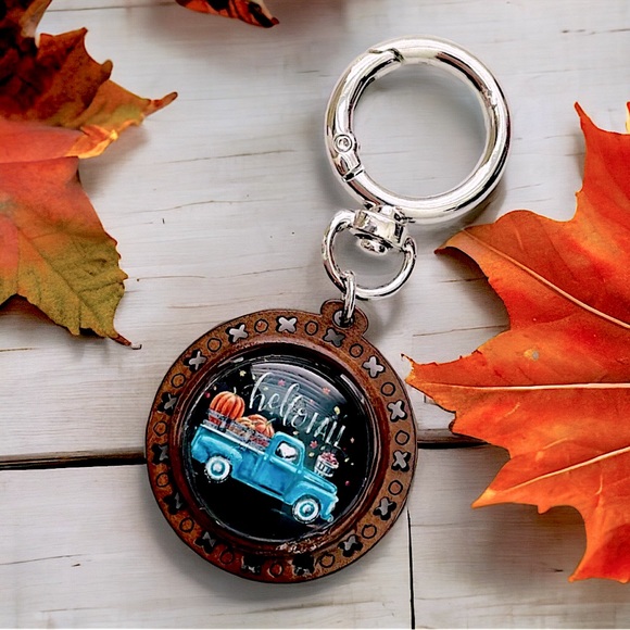 NEW Handcrafted “Happy Fall” Snoopy Wood & Metal Keyring - Picture 1 of 5